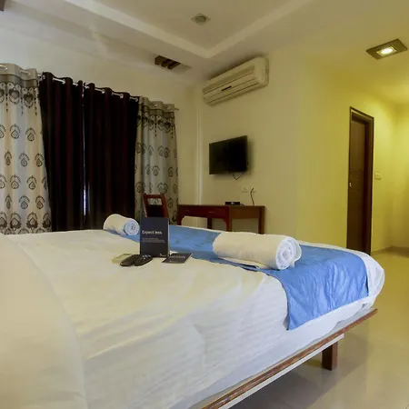 Fabhotel Empire Deluxe Safdarjungenclave